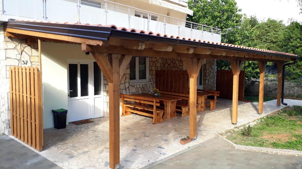 Apartments Roko กอสเตรนา ภายนอก รูปภาพ